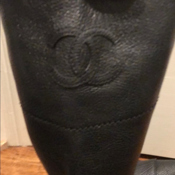 Size 40 Chanel black boot - Picture 3 of 4